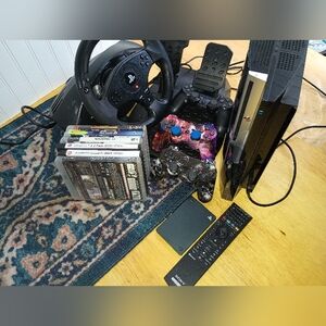 Playstation 3 fat model, 3 wireless controllers